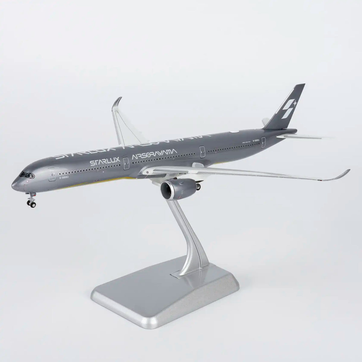 NG Model 1:400 Starlux Airlines  Airbus A350-1000 Airsorayama Silver B-58553 (Luxury Edition)