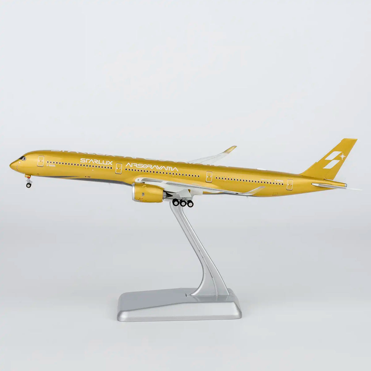 NG Model 1:400 Starlux Airlines Airbus A350-1000 Airsorayama Gold B-58554 (Luxury Edition)