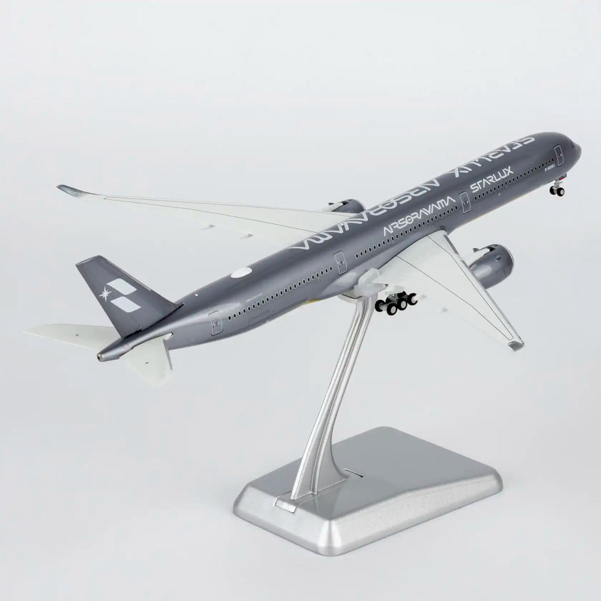 NG Model 1:400 Starlux Airlines  Airbus A350-1000 Airsorayama Silver B-58553 (Luxury Edition)
