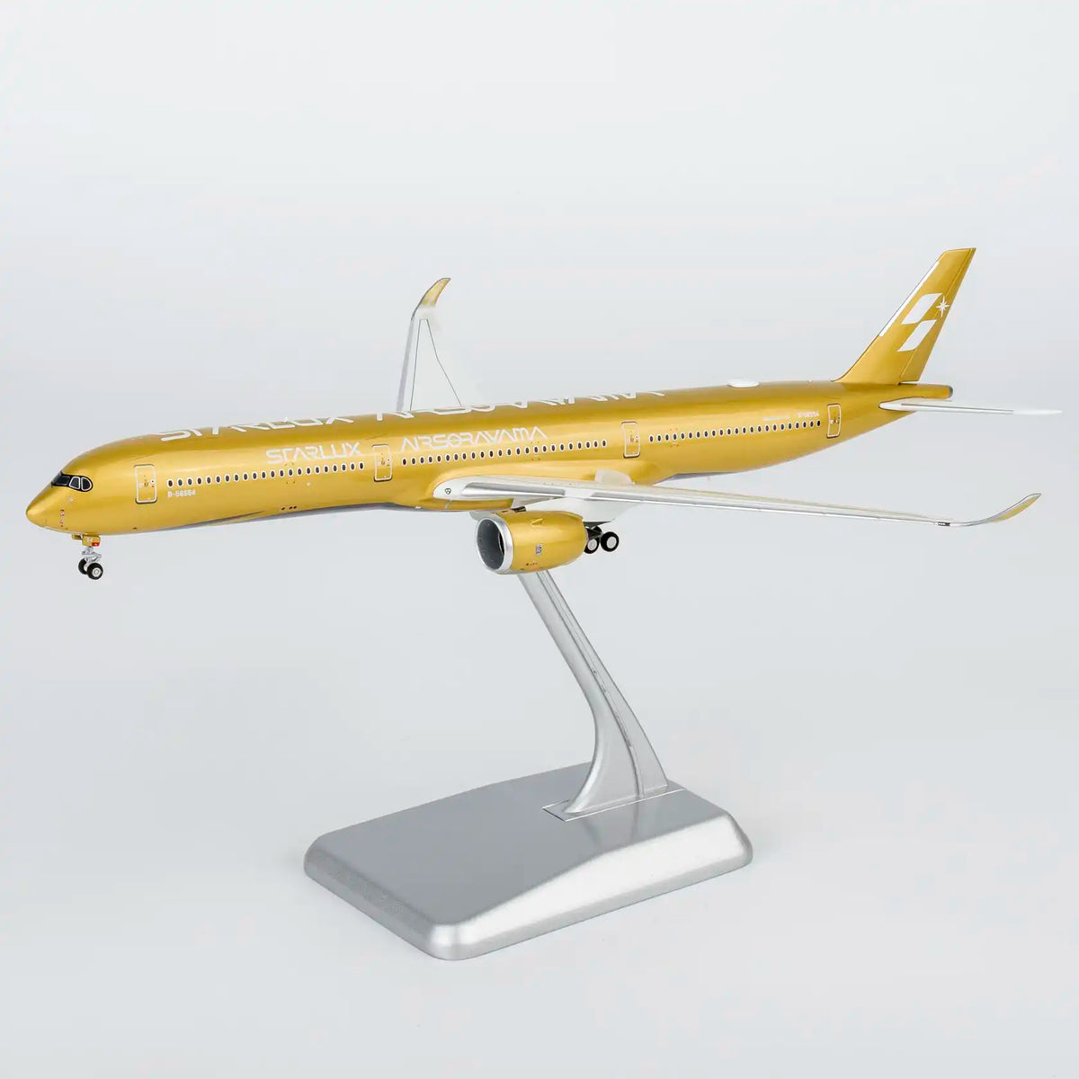 NG Model 1:400 Starlux Airlines Airbus A350-1000 Airsorayama Gold B-58554 (Luxury Edition)