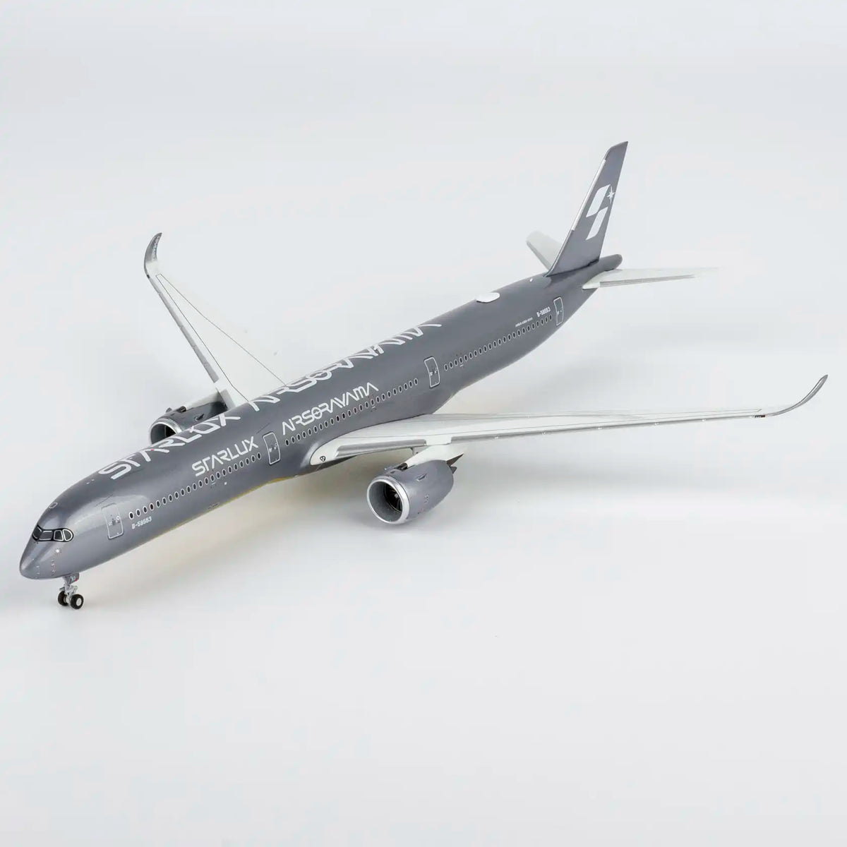 NG Model 1:400 Starlux Airlines  Airbus A350-1000 Airsorayama Silver B-58553 (Luxury Edition)