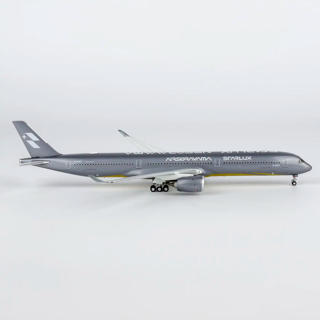 NG Model 1:400 Starlux Airlines  Airbus A350-1000 Airsorayama Silver B-58553 (Luxury Edition)