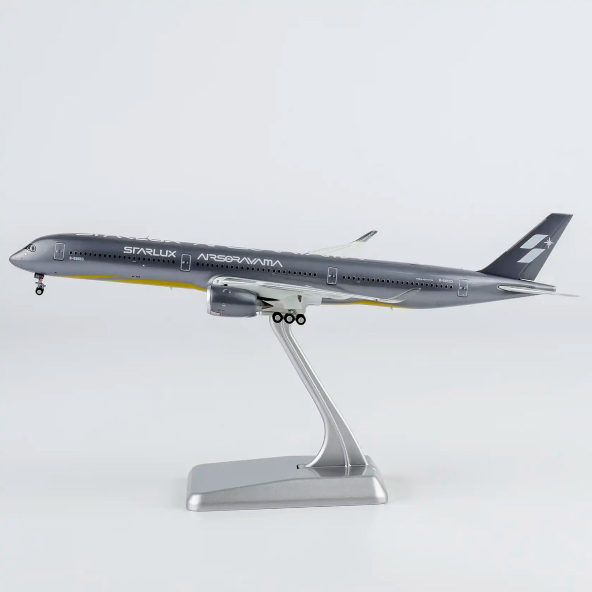 NG Model 1:400 Starlux Airlines  Airbus A350-1000 Airsorayama Silver B-58553 (Luxury Edition)