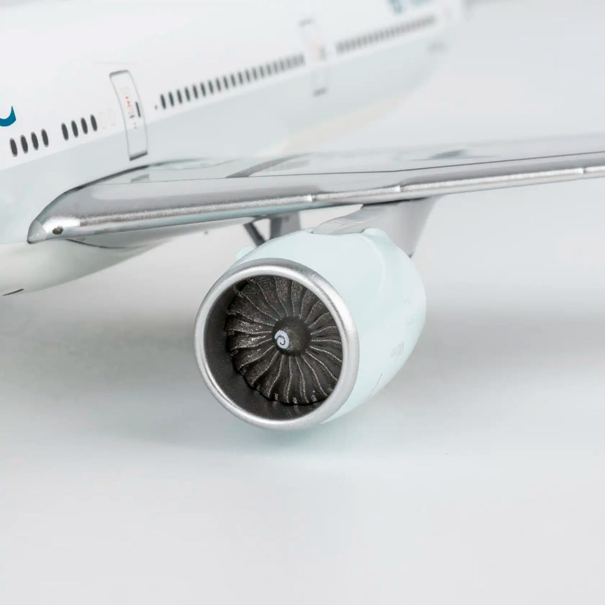 NG Model 1:400 Cathay Pacific Boeing777-300ER "80 Years Together" B-KPO (Luxury Edition)