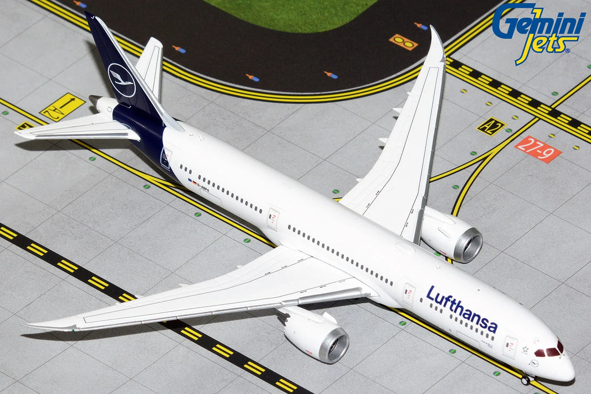 GeminiJets Lufthansa Boeing 747-8 D-ABYA 1/400 Aircraft Scale Model