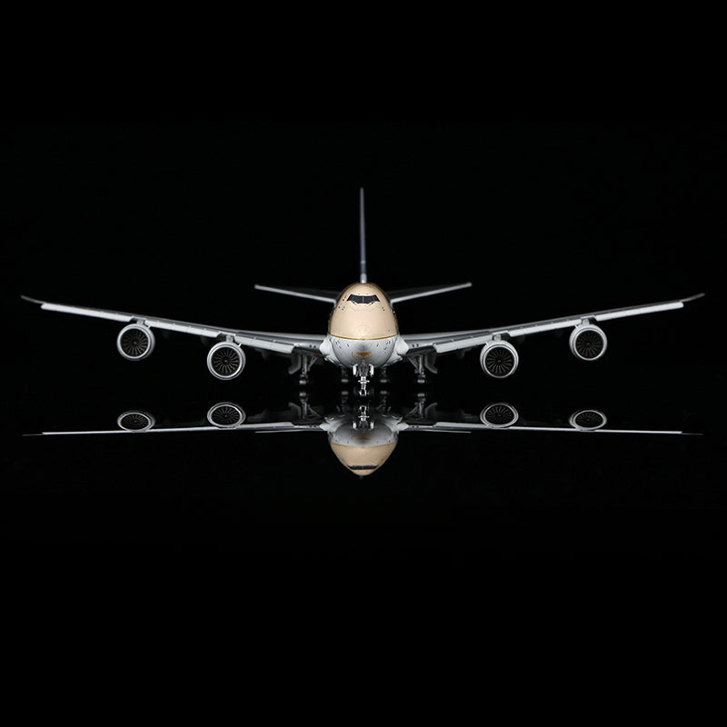 HX Models Saudi Arabian Airlines Cargo B747-8F HZ-AI3 "Flaps Down" Scale Model