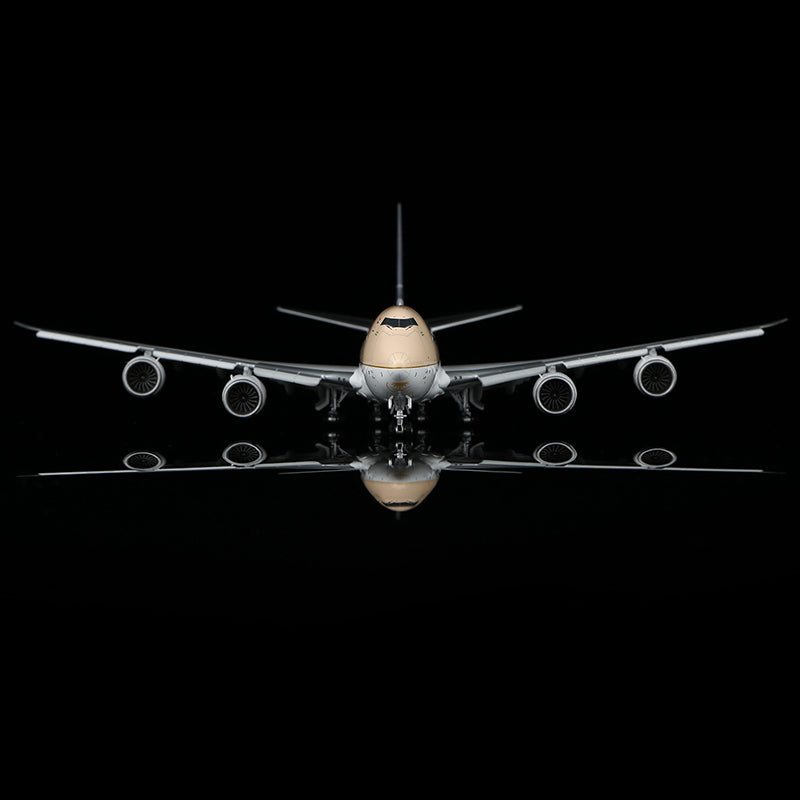 HX Models Saudi Arabian Airlines Cargo B747-8F HZ-AI4 "Flaps Down" Scale Model