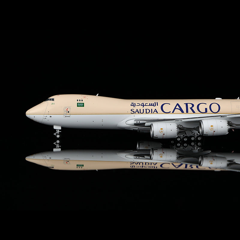 HX Models 沙烏地阿拉伯航空貨運 B747-8F HZ-AI4「襟翼放下」比例模型