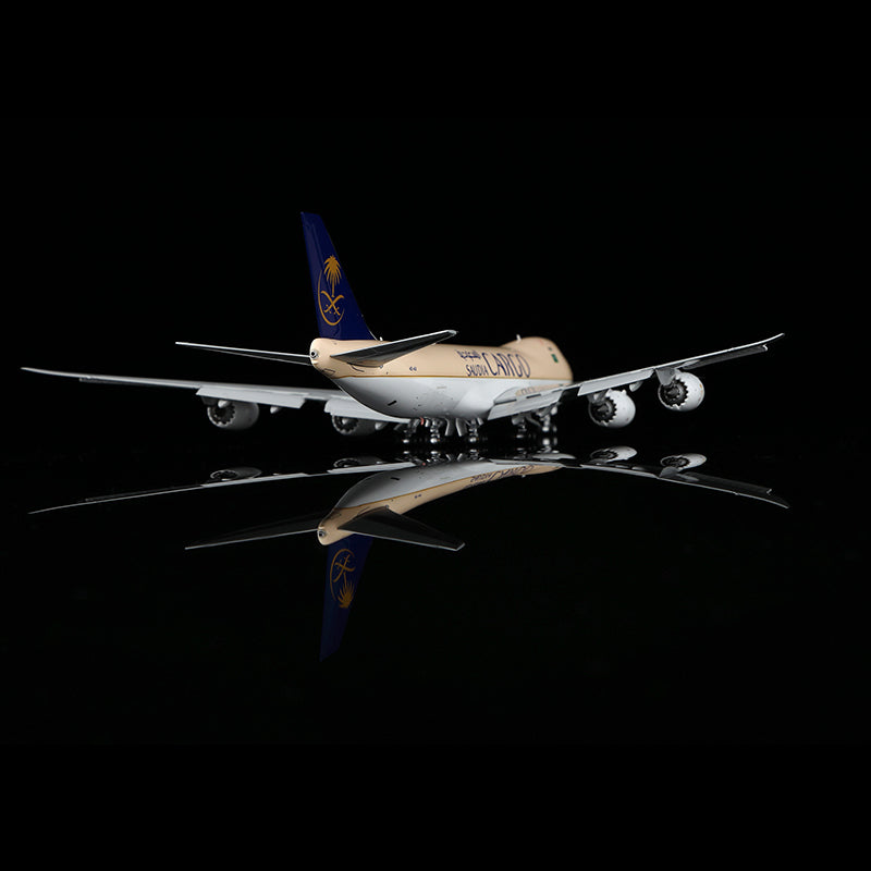 HX Models 沙烏地阿拉伯航空貨運 B747-8F HZ-AI4「襟翼放下」比例模型