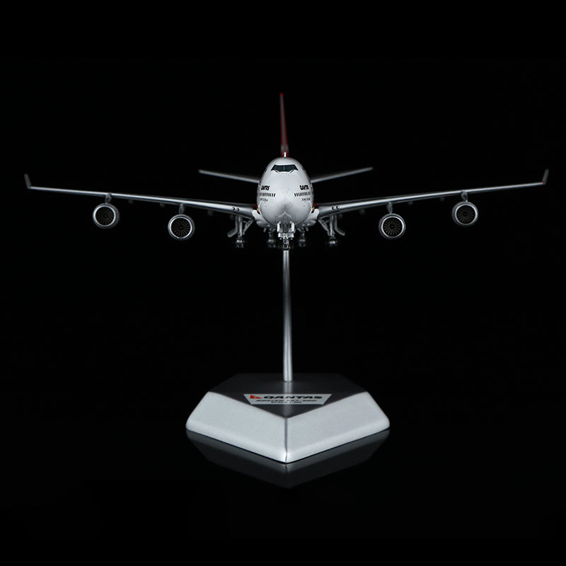 1/400 Qantas Boeing 747-400 VH-OJC “2000 Australian Grand Prix”
