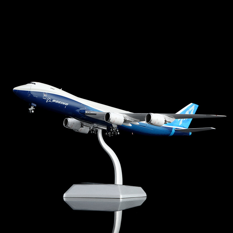 波音公司 B747-8F「互動系列」